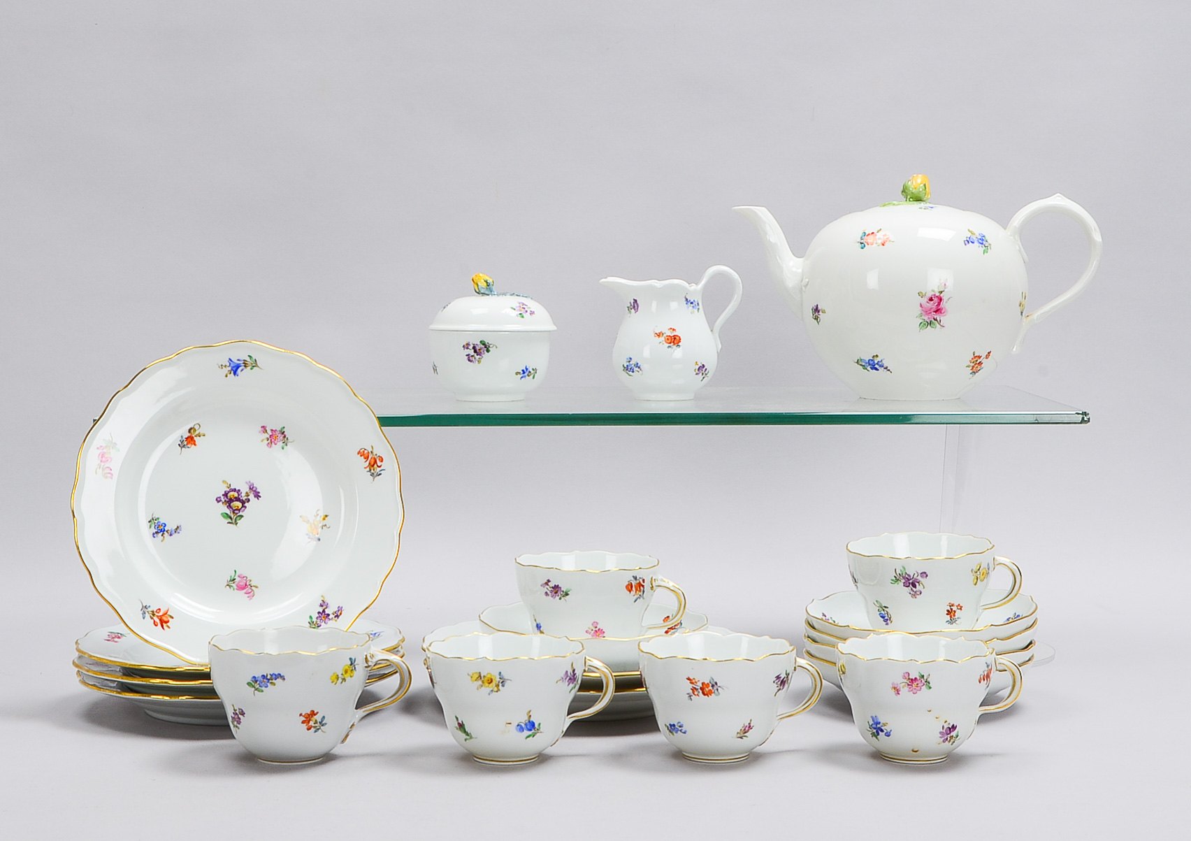 Meissen (I. Wahl), Kaffeeservice, Dekor 'Streublümchen': Kanne mit Zuckertopf und Milchkännchen, 6x