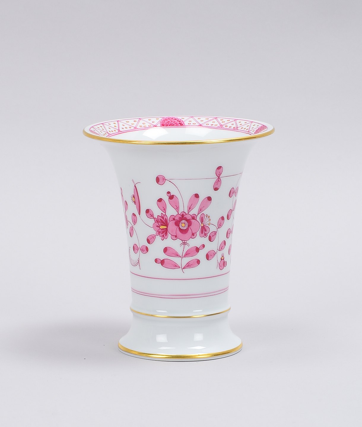 Meissen (I. Wahl), Tischvase, Dekor 'Indisch Purpur'; Höhe 13,5 cm