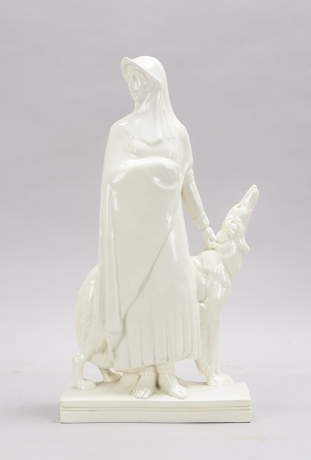 Goebel, große Porzellanfigur, 'Barfüßige Hirtin mit Hund', Modellnr. 'K. 566', Weißporzellan, feine