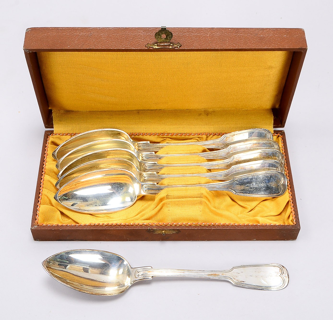 Satz Speiselöffel, 12-lötiges Silber, 6 Stück; Länge jeweils 22 cm, Gewicht 390 g