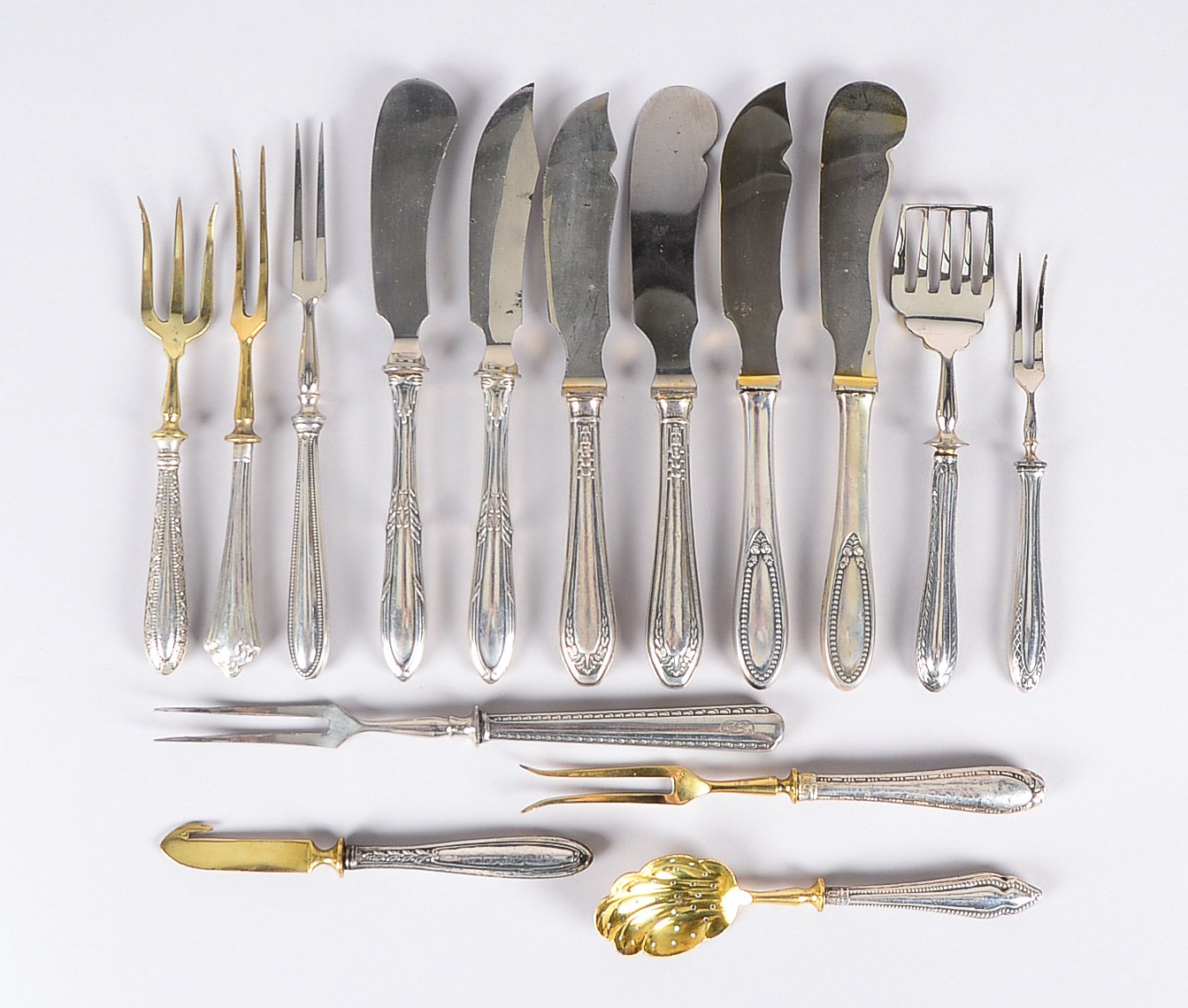 Großes Sammlerkonvolut, 800 Silber, großes Vorlegeteile und Messer, 15 Stück; Gesamtgewicht 520 g