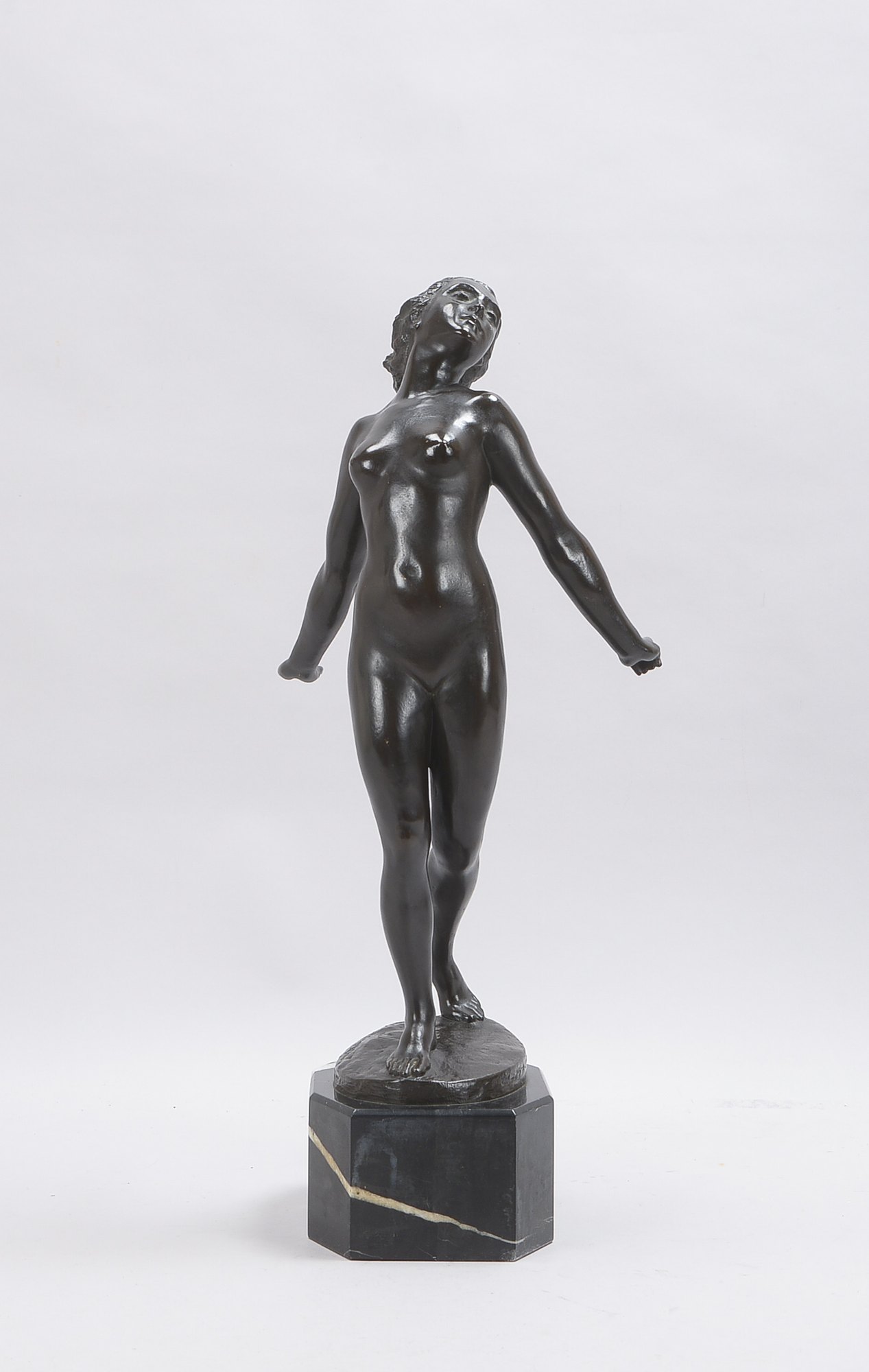 Kaesbach, Rudolf (1873 Mönchengladbach - 1955 Berlin), Bronzeskulptur, 'Tanzender weiblicher Akt', a