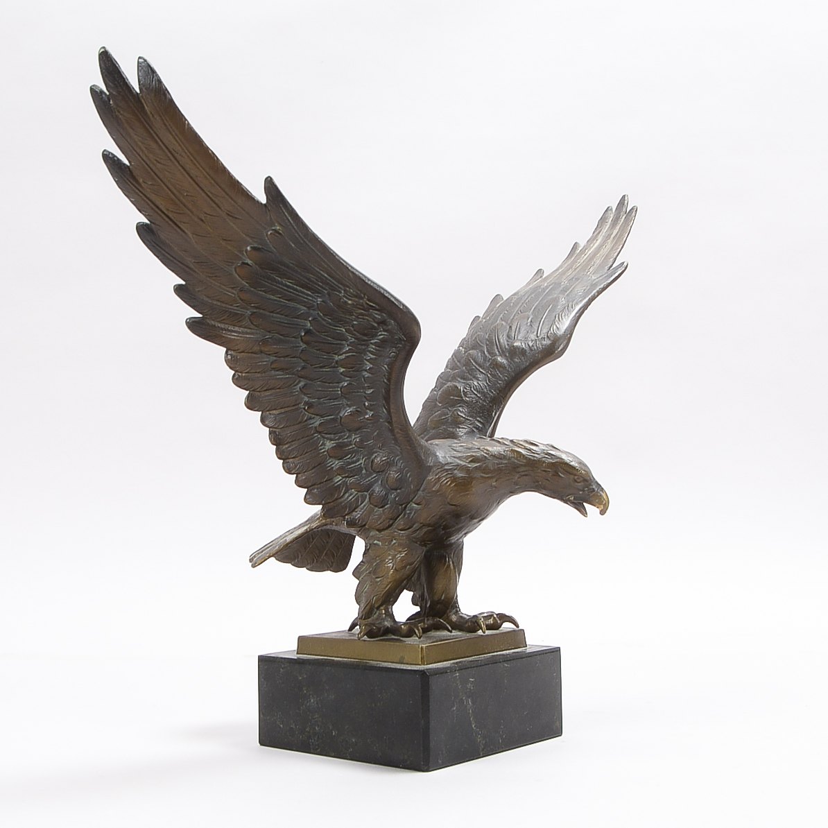 Bronzeskulptur, 'Adler', unsigniert, auf Marmorsockel; Höhe 36 cm, Gewicht 5,5 Kg