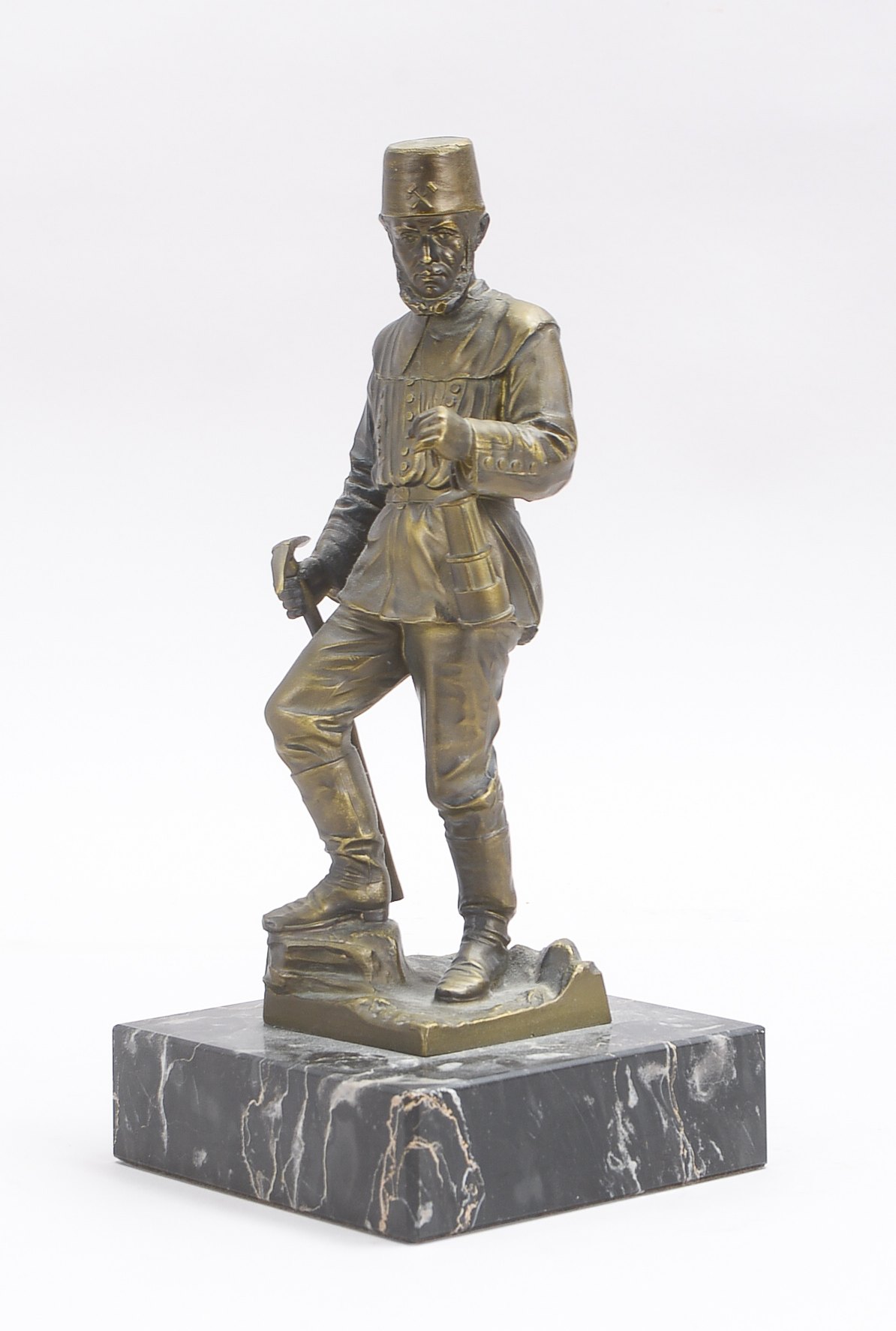 Skulptur, 'Bergmann mit Grubenlampe', Weißmetall bronziert, unsigniert, auf Marmorsockel; Höhe 31 cm