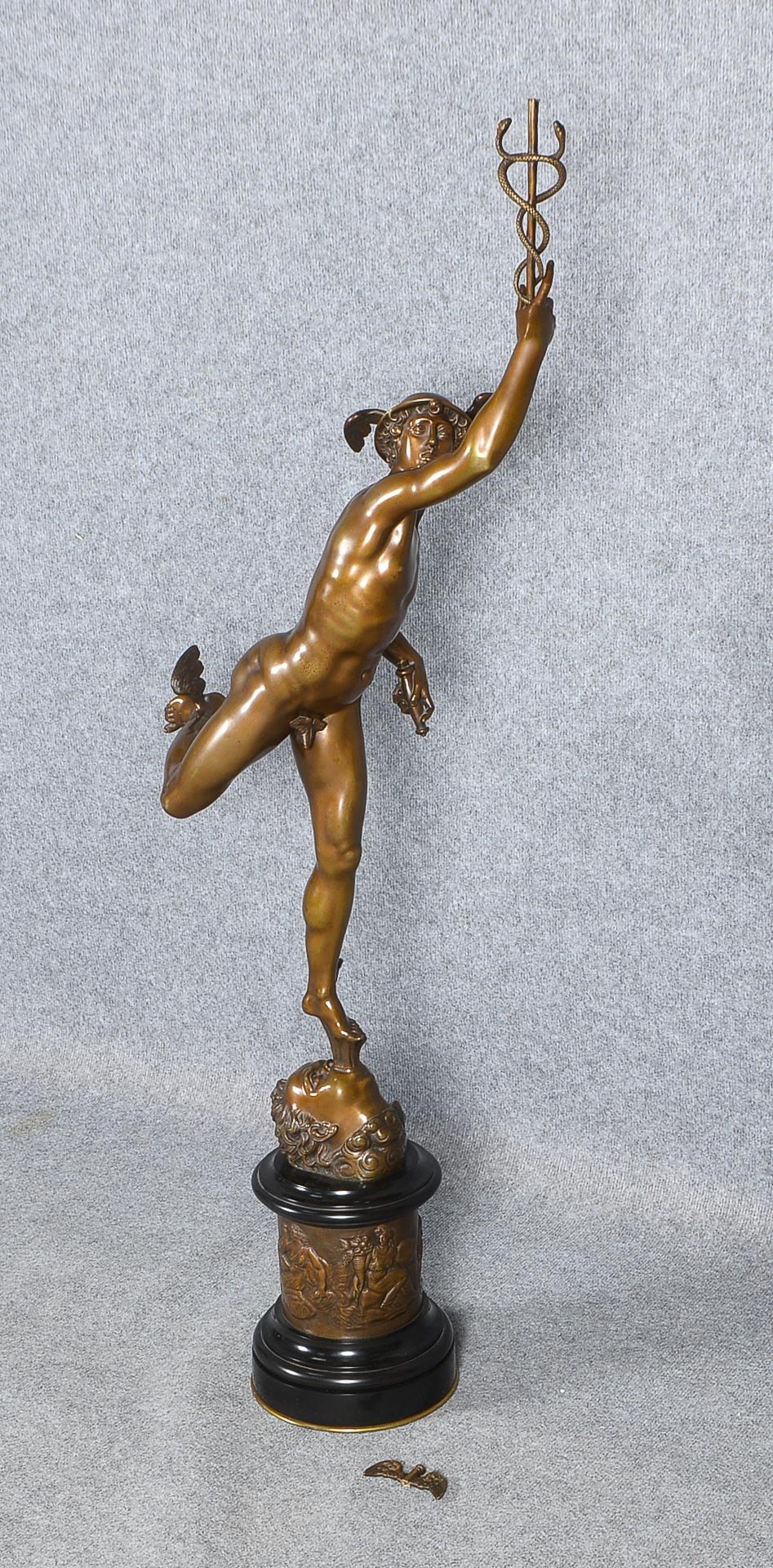 Imposante Bronze-Skulptur nach Gianbologna, 'Fliegender Hermes' (dargestellt Merkur auf dem pustende
