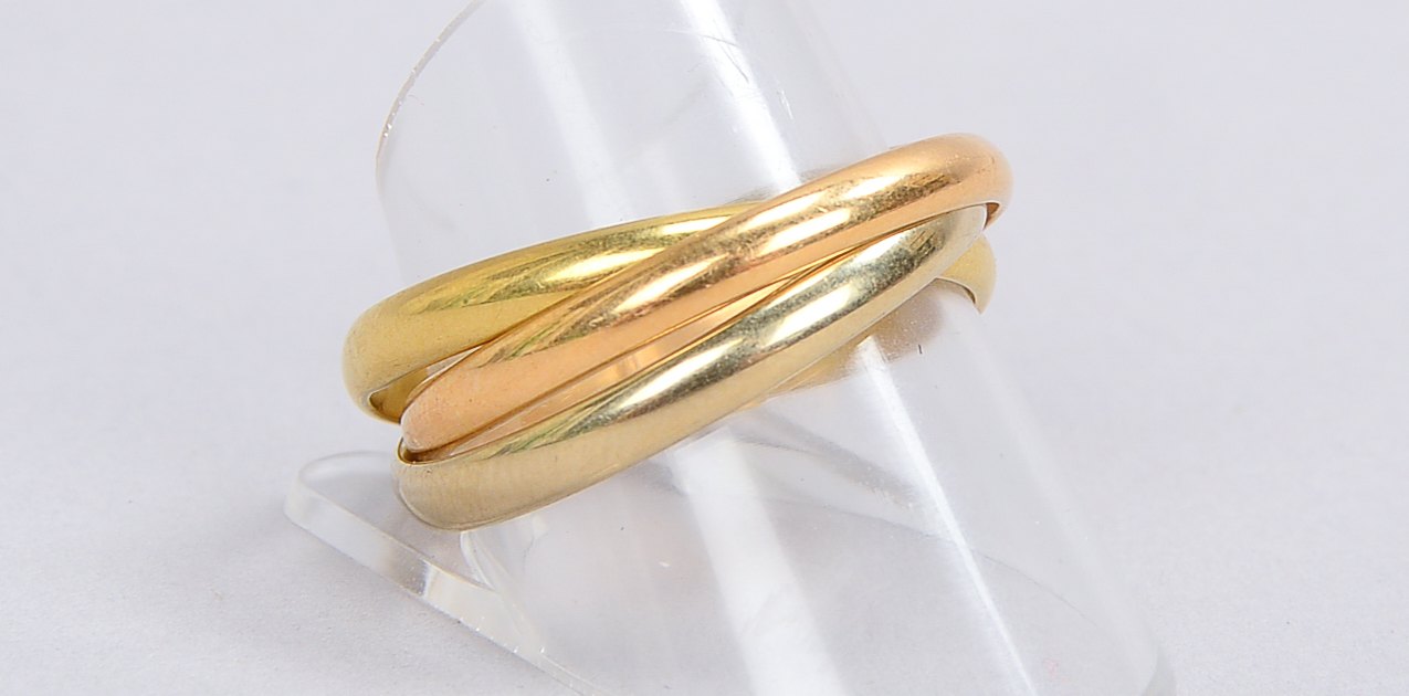 Ring, 750 Gold/tricolor (gestempelt) - Ausführung ähnlich 'Trinity-Ring'; RG 60, Gewicht 7 g