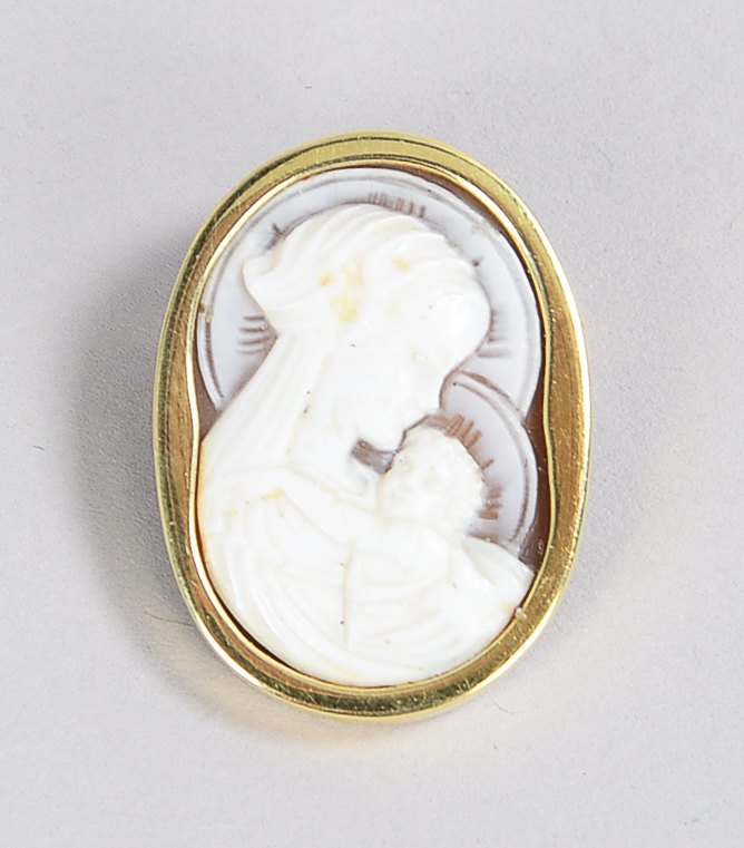 Kamee-Brosche, 585 GG-Fassung (gestempelt), Motiv 'Maria mit Kind'; Maße 2 x 2,5 cm
