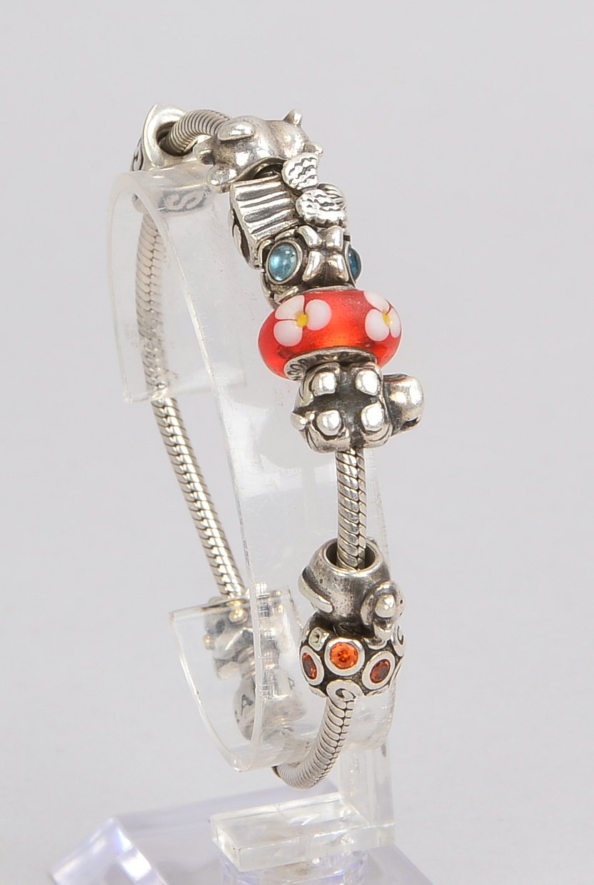 Armband, Silber, Pandora-Ausführung, mit 9x Charms; Länge 20 cm, Gewicht 46,40 g