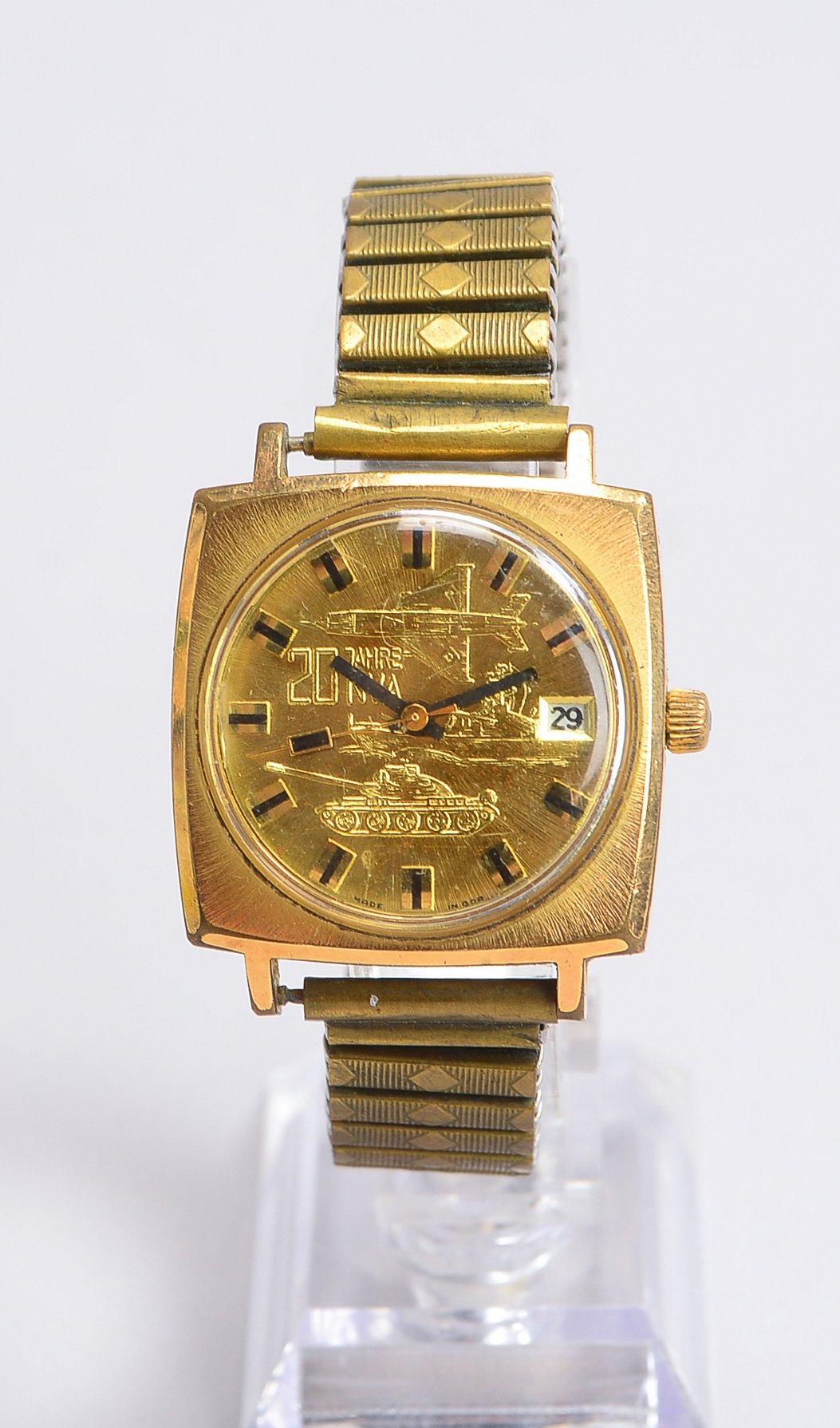 Herrenarmbanduhr (GDR - Jubiläumsmodell, '20 Jahre NVA'), Glashütter Uhrenbetriebe, quadratisches Ge