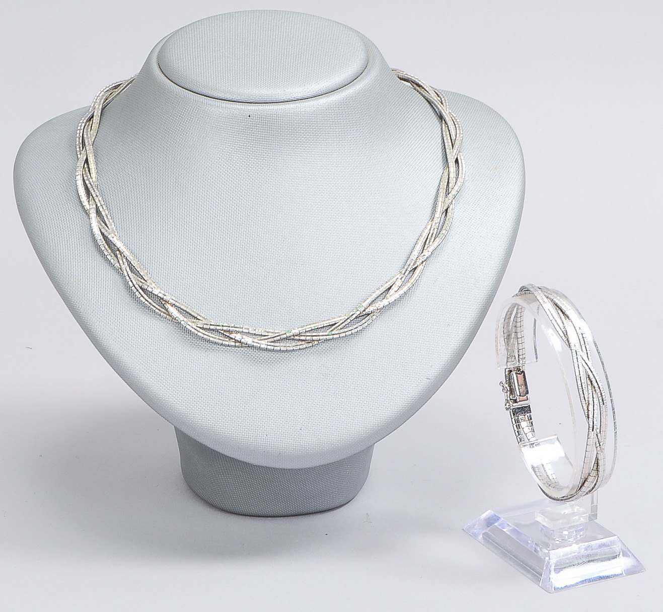 Schmuckset, verschiedene Silbergehalte, jeweils mit Flechtmuster: Collier, 925 Sterlingsilber, Länge