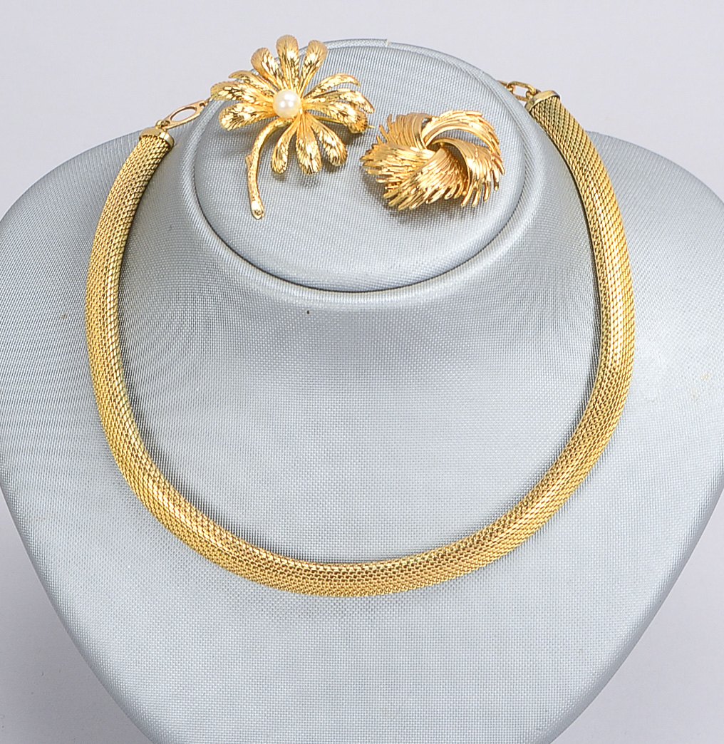 Grossé für Christian Dior, Vintage-Modeschmuck (1960er Jahre), vergoldet, 3 Teile: 1 Collier, Länge