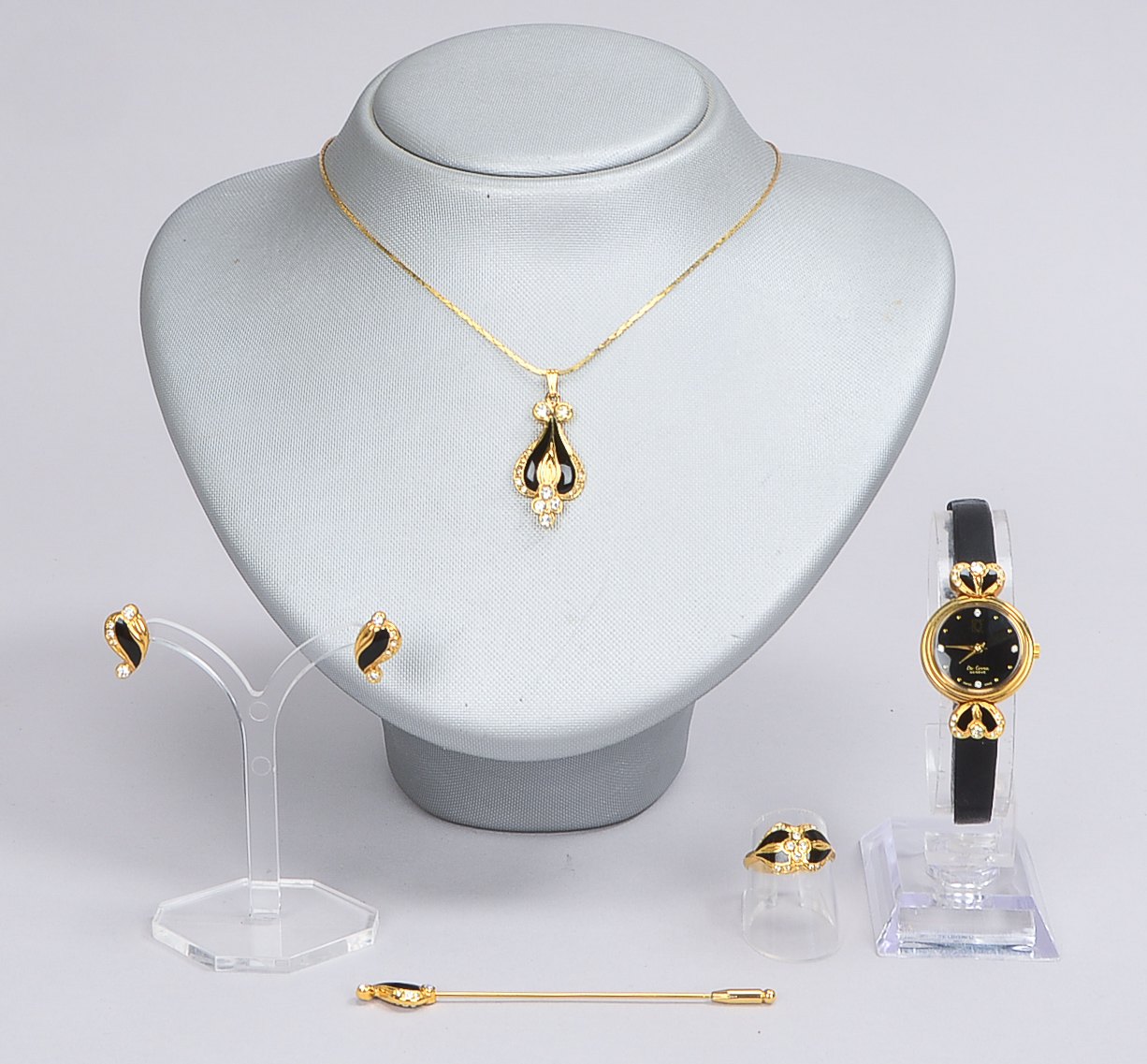 De-Coren (Schweiz), Designer-Modeschmuck, 5-teiliges Set im original Etui, umfassend: je 1 Halskette
