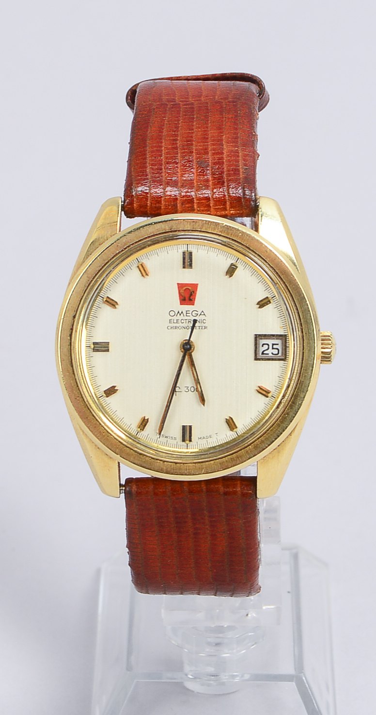 Herrenarmbanduhr/Chronometer, Omega 'Electronic F300', Quarz, an original Eidechsenleder-Armband in