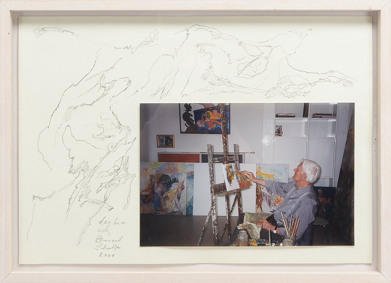 Schultze, Bernard (1915 Pila/Polen - 2005 Köln), Farbfotografie des Künstlers im Atelier mit Bleisti
