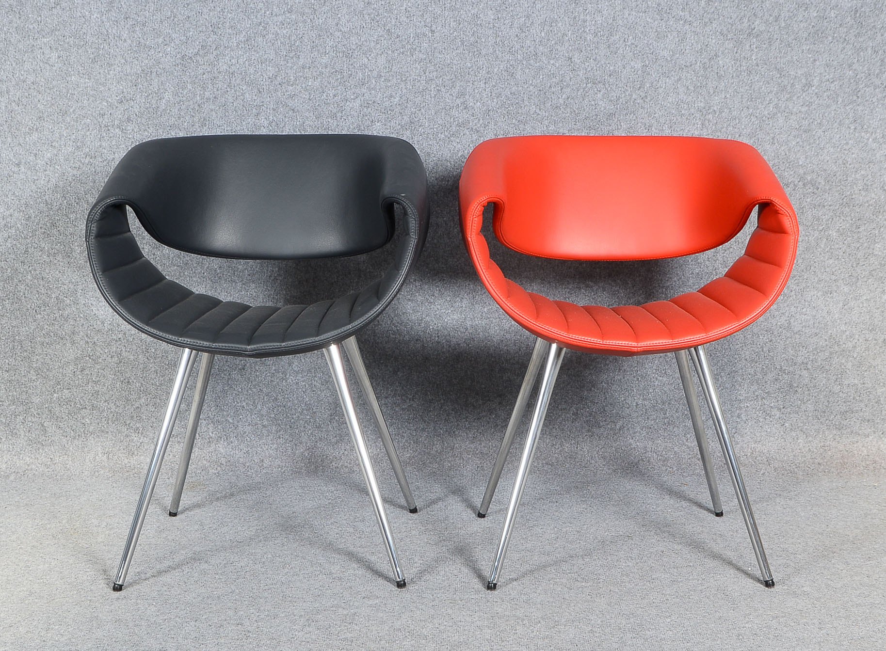 Züco (Schweiz), Paar Designerstühle/Loungesessel, Modell 'Little Perillo', Sitzschale mit Lederbezug