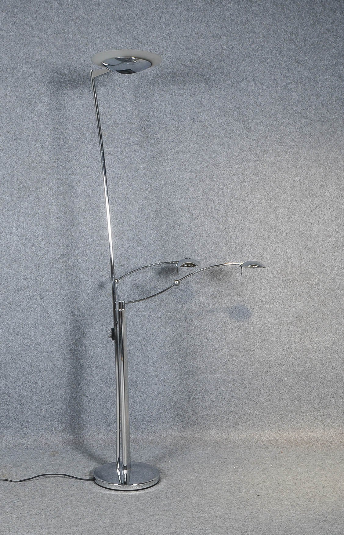 Estiluz/Spanien, Designer-Stehleuchte, 3-flammig - einzelner Strahler und 2x Leselampen (mit Halogen