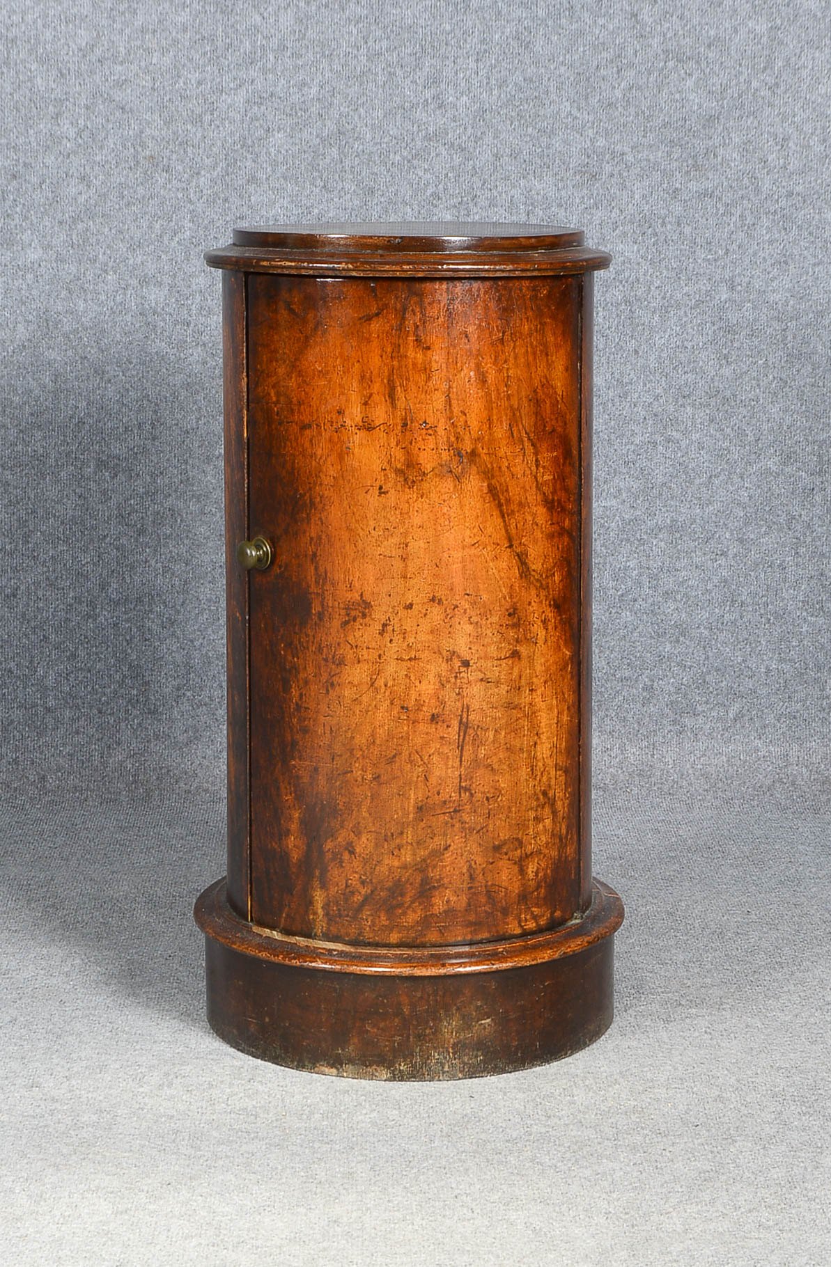 Trommelschränkchen (England), Mahagoni, 1-türige Front; Höhe 75 cm, Durchmesser Ø 37 cm