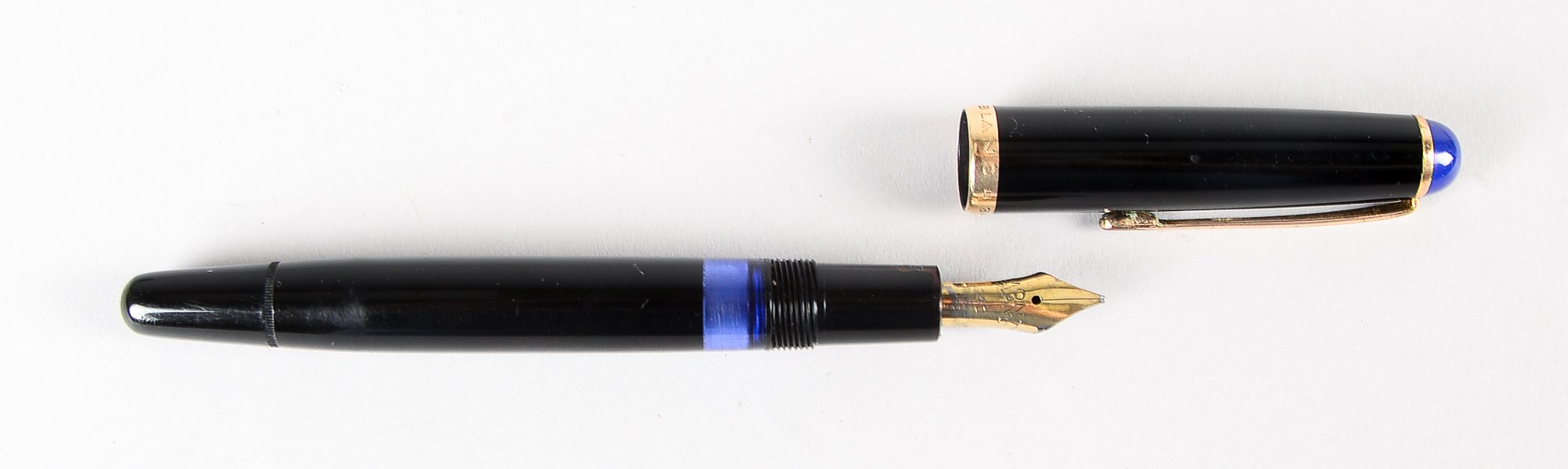 Montblanc Füllfederhalter 344, seltenes Sammlerstück mit BLAUEM Kappenkopf und Modellbezeichnung 'DM