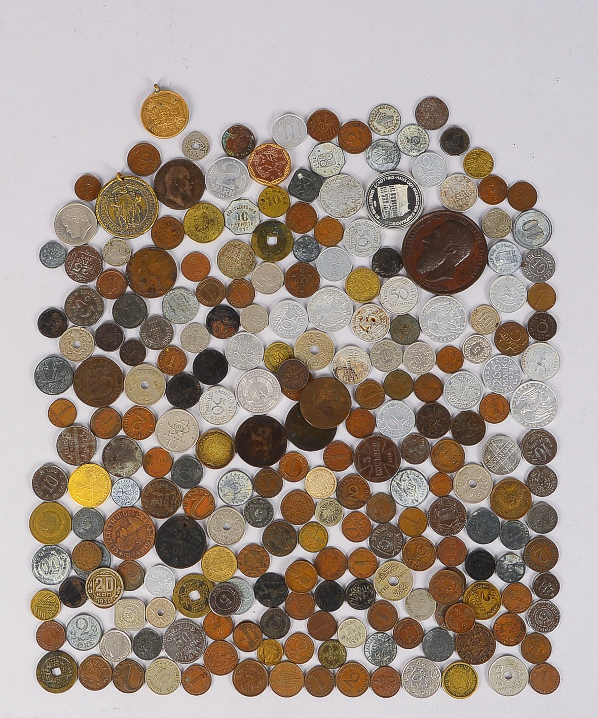 Kleine Sammlung Münzen/Medaillen (1850 - 1950), diverse Länder - teils auch Silbermünzen