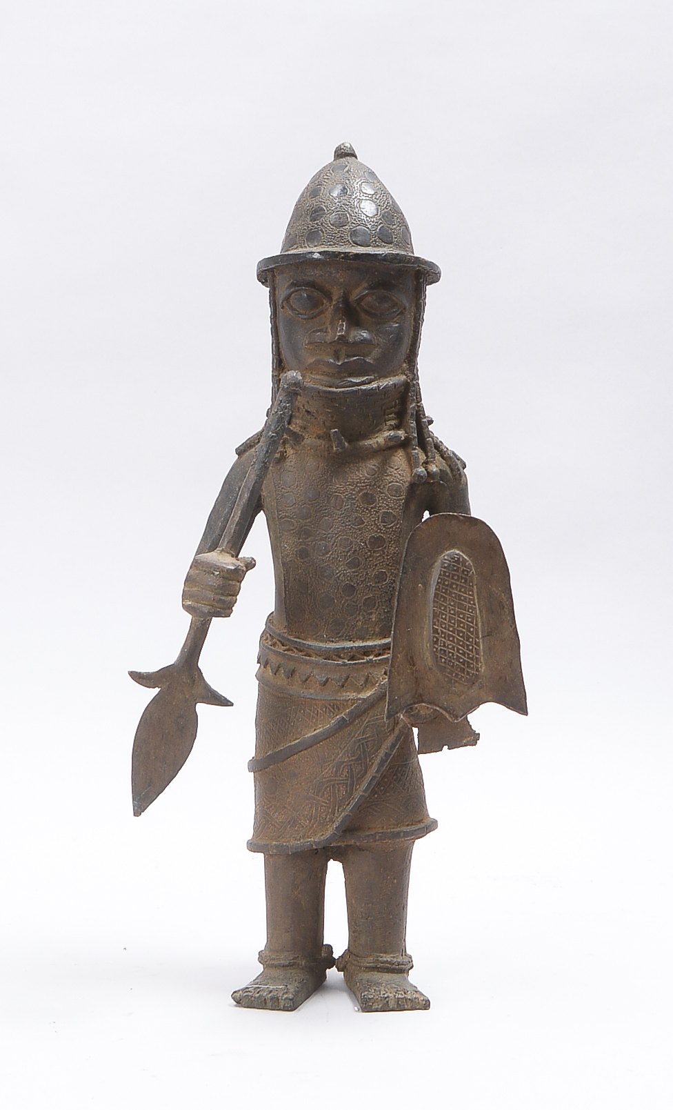 Bronzefigur (Edo/Benin - Gegenstück zu Pos. 7081), traditionelle 'Wächterfigur' - Kriegerfigur mit S