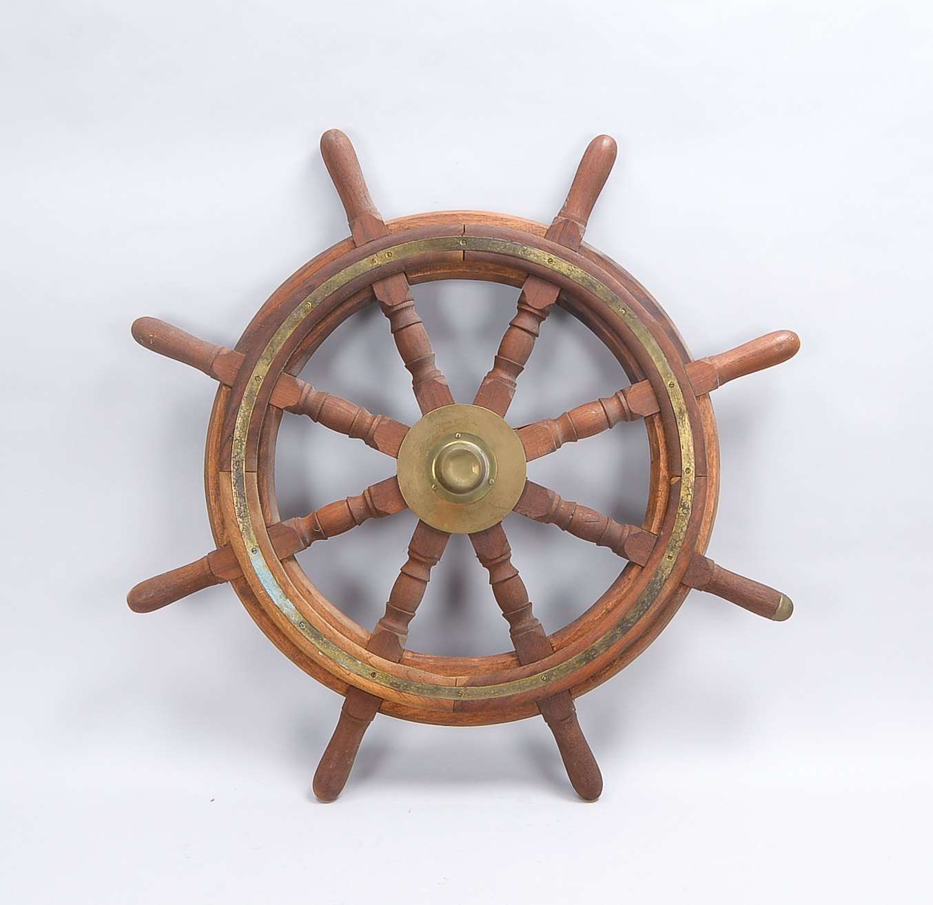 Nautisches Sammlerstück: Schiffssteuerrad, Holz und Messing, 8-fach verstrebt/balustriert; Durchmess