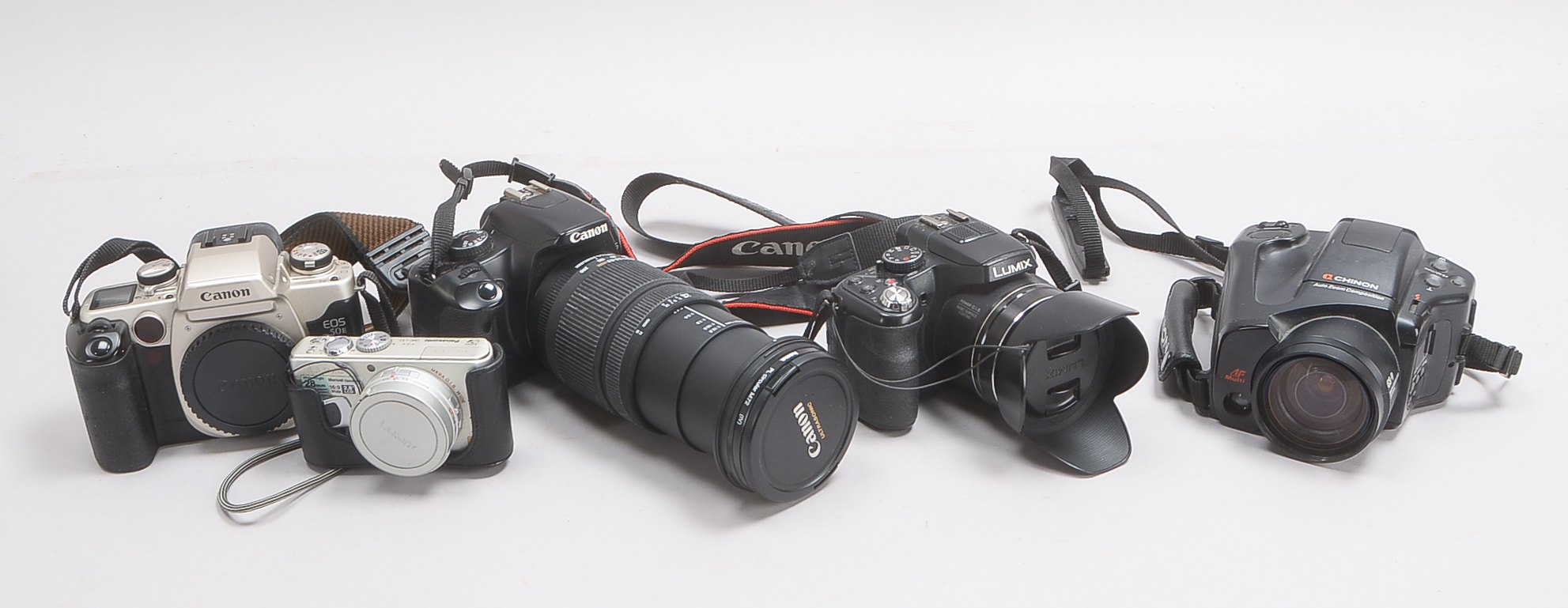 Kamera-Konvolut: 5 Stück, Canon EOS 450 D, mit Sigma Zoom 18-250 mm, 1:3,5, in Kameratasche; Canon E