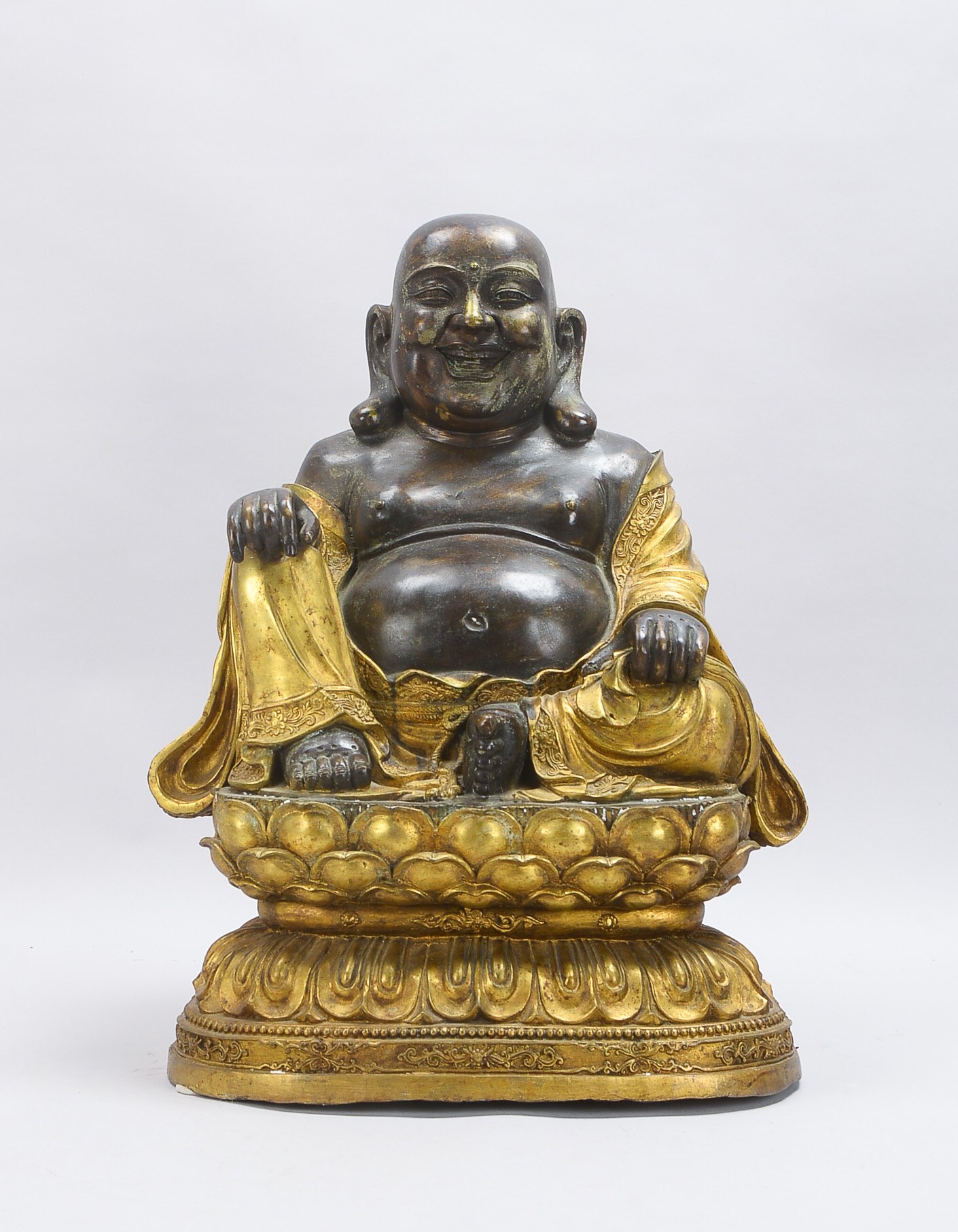 Große antike Bronzefigur (China), 'Lachender Buddha' -sog. 'Budai-Glücksbuddha' (im Buddhismus eine