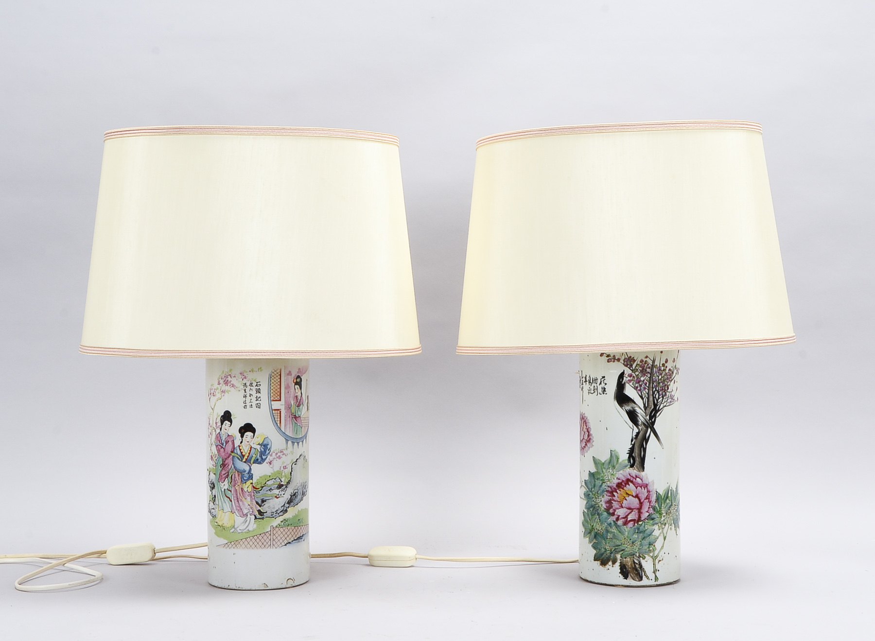 Paar Tischlampen (China), jeweils 1-flammig, Korpus aus chinesischen Pinselbechern/umgebaut, 1x mit