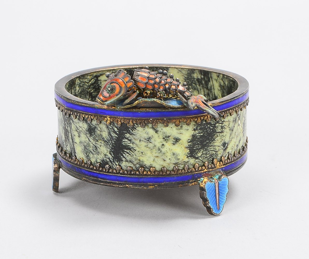 Antiker Aschenbecher, China, Silber und Cloisonne-Emaille im Qing-Stil, runder Korpus und aufgelegte