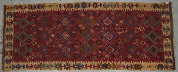 Antiker Kelim (Türkei, um 1920), 2-bahnig/vernäht, Pflanzenfarben, in insgesamt gutem Zustand