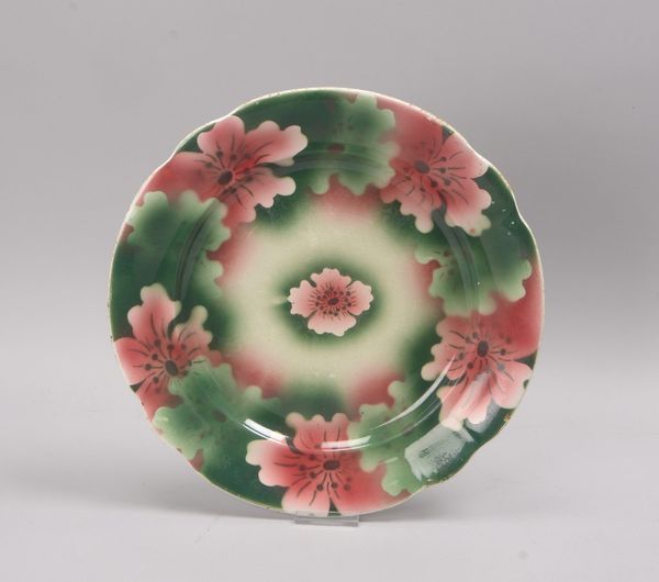 Keramikteller (Russland, um 1850), Dekor 'Mohnblume'; Durchmesser Ø 36 cm