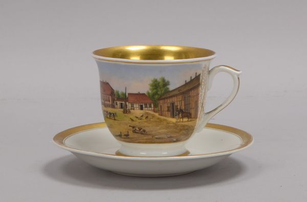 KPM (Zeptermarke und 'Pfennigmarke'), Ansichtentasse mit Untertasse, mit Handbemalung, 'Gutshof'