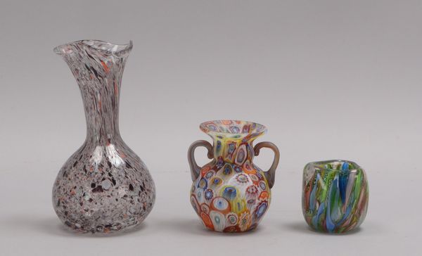 Kleines Tischvasen-Konvolut (Murano), verschiedene Ausführungen, 3 Stück, Glas/davon 1x 'Millefiori'