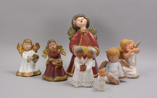 Kleine Sammlung figürlicher Kerzenleuchter, Keramik/Porzellan, 'Engelsfiguren', versch. Ausführungen