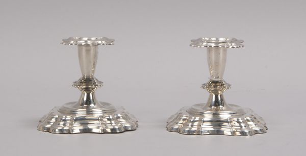 Paar Tischkerzenleuchter (Schweden), 925 Silber (punziert) - gefüllt; Höhe 9,5 cm