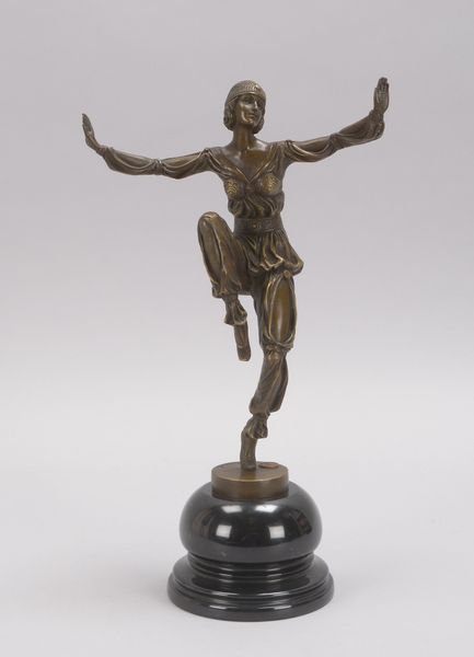 Bronzeskulptur (nach P. Laurel), 'Art déco-Tänzerin', signiert, Figur mit Gießerpfennig, auf Sockel