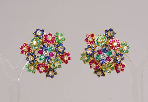 Paar Ohrstecker/Ohrclips, 750 GG (gestempelt), gestaltet als buntes 'Blumenarrangement'