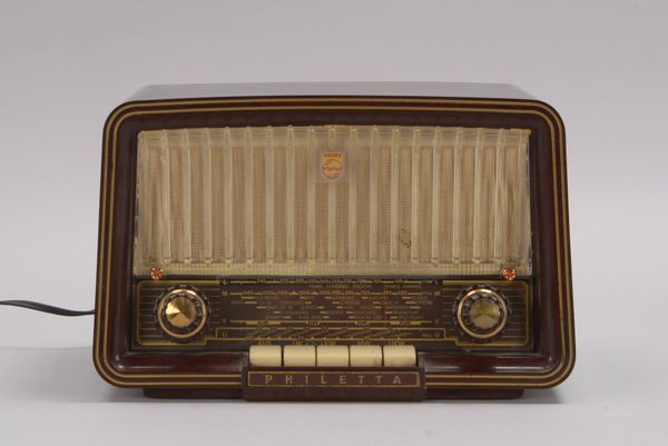 Antikes Röhrenradio, Philips 'Philetta 273', im Bakelitgehäuse - Funktion nicht geprüft