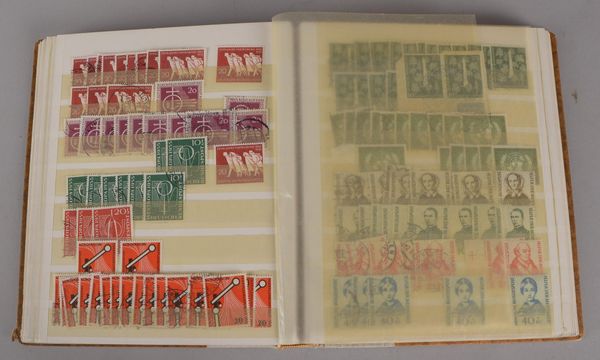 Briefmarken, ab 1945: Sammlung/Karton mit Korrespondenzen - um 1.000 Karten (mit interess. Ausgaben)