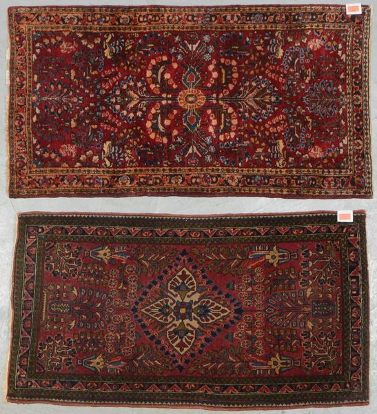 4 Orientteppiche, davon 2x Sarough-Brücken, 1x Sarough-Galerie und 1x Orientbrücke; 1x Maße 118 x 6
