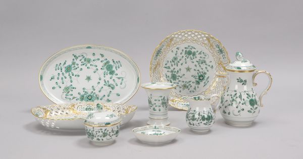 Meissen (I. Wahl), Tischporzellan-Konvolut, Dekor 'Indisch Grün'