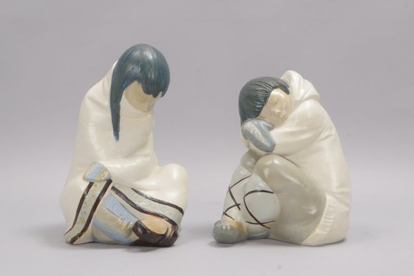 Lladro/Spanien, 2 Porzellanfiguren, 'Eskimomädchen', farbig staffiert
