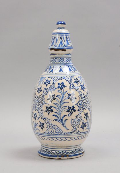 Deckelvase, Keramik; Höhe 34,5 cm (mit Gebrauchsspuren)