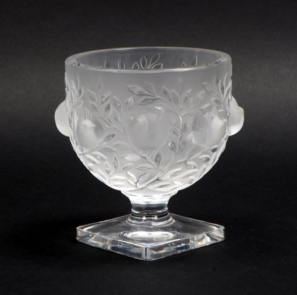 Lalique/Frankreich, Fußschale, geschliffenes/geätztes Glas, signiert