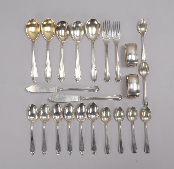 Tafelsilber-Konvolut, unterschiedl. Teile/Silbergehalte: Fischbesteck, Kaffeelöffel, u.a.
