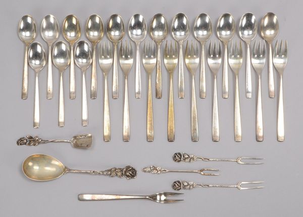 Wilkens, Kaffeebesteck, 800 Silber, dazu 5x Vorlegeteile, Silber, 'Hildesheimer Rose'