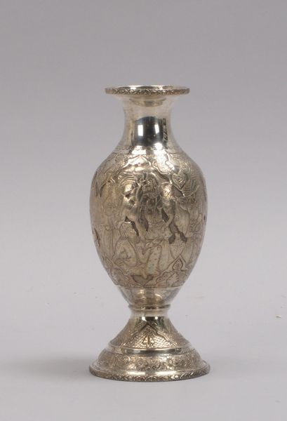 Tischvase (wohl orientalisch), Silber, in feiner Handarbeit; Höhe 19 cm, Gewicht 332 g