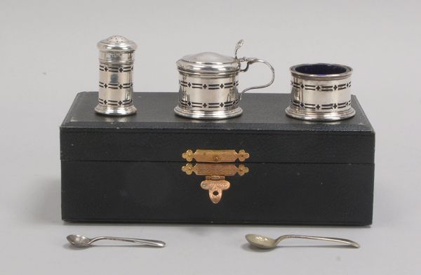 Gewürzset, 925 Silber, 5-tlg.: Pfefferstreuer, Salz- und Senfschale, 2x Löffel