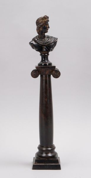Messingbüste, 'Apollo', brüniert, Statue auf griechischer Säule; Höhe 45 cm