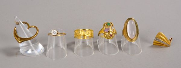 Goldschmuck-Konvolut, 333 GG, versch. Ausf./teils mit Steinbesatz, 6 Stück
